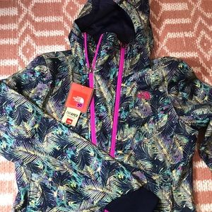 Women’s north face sweater